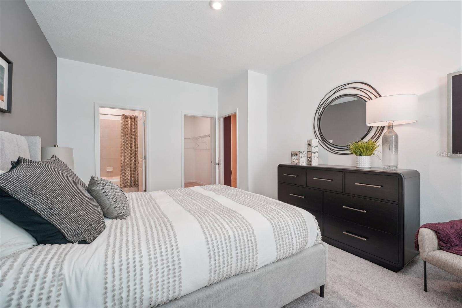 SILVER LAKE POINTE - Residential