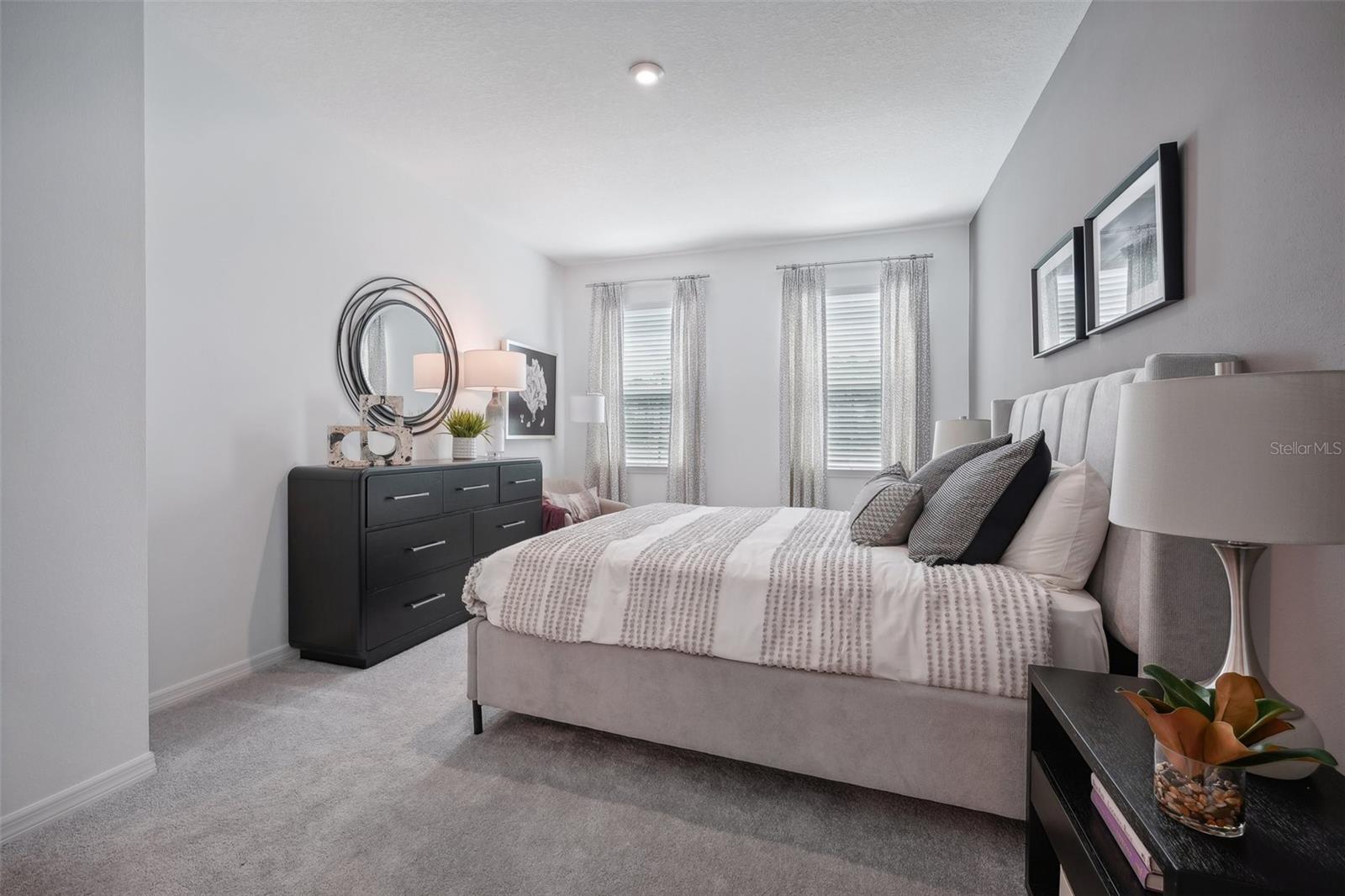 SILVER LAKE POINTE - Residential