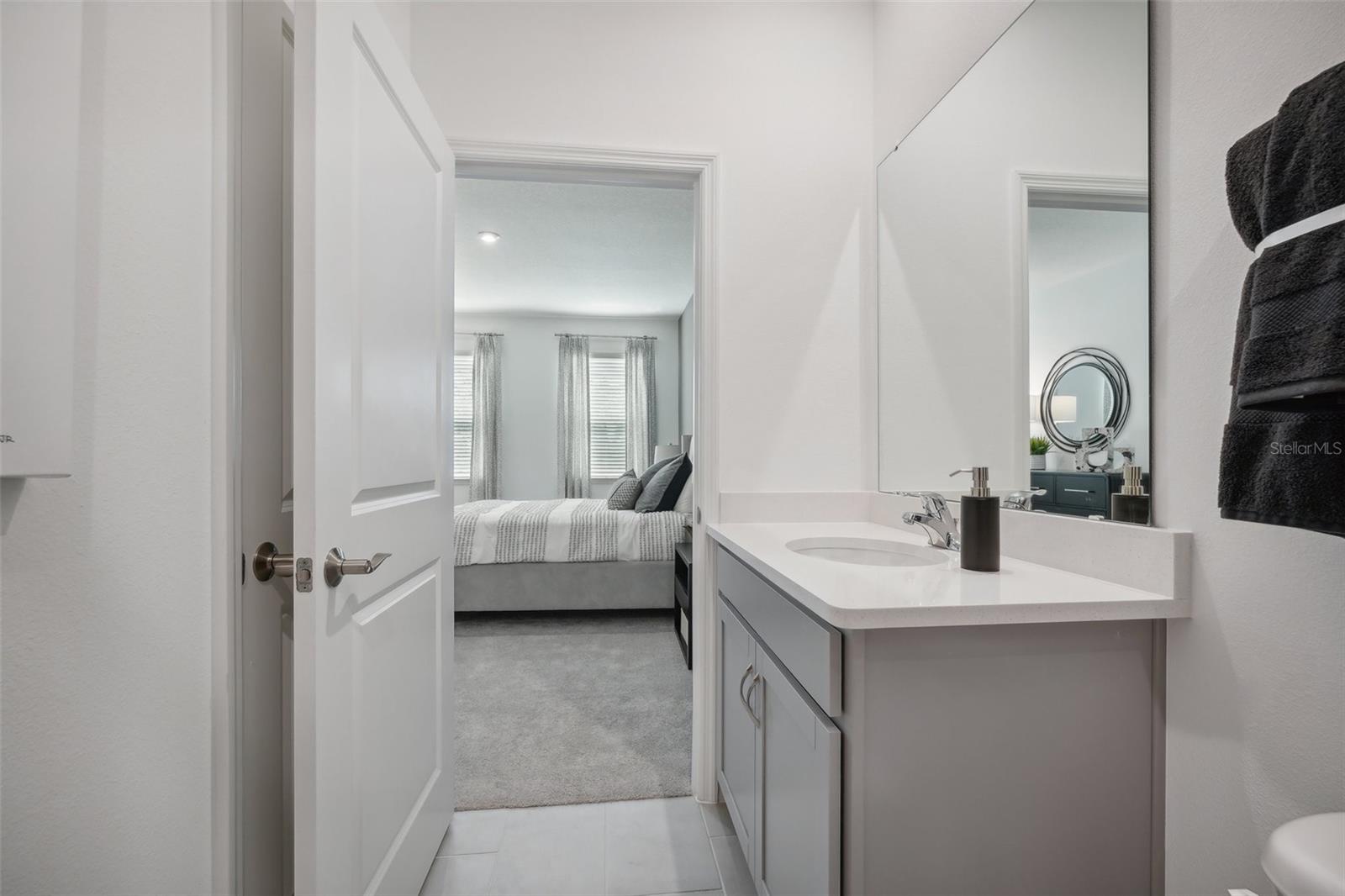 SILVER LAKE POINTE - Residential