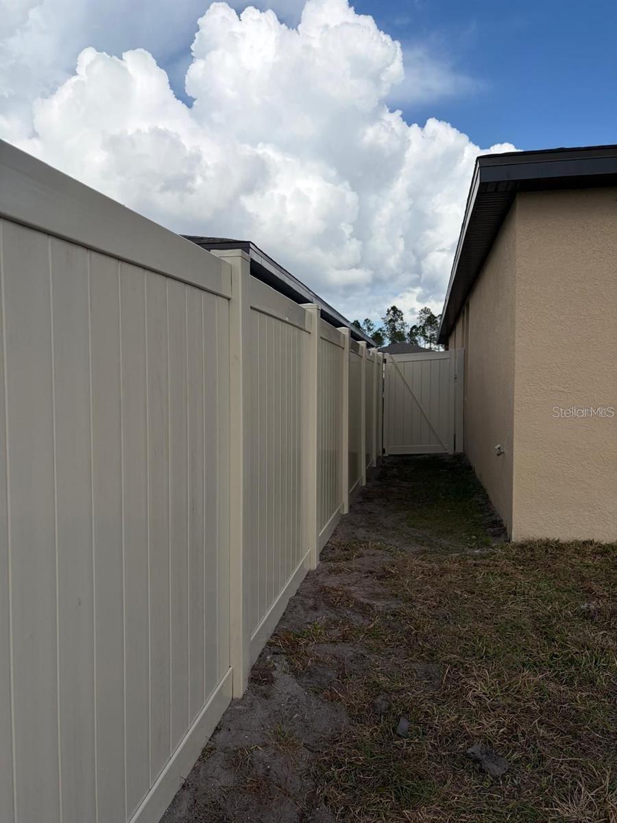 LAKE DEER ESTATES - Residential Lease