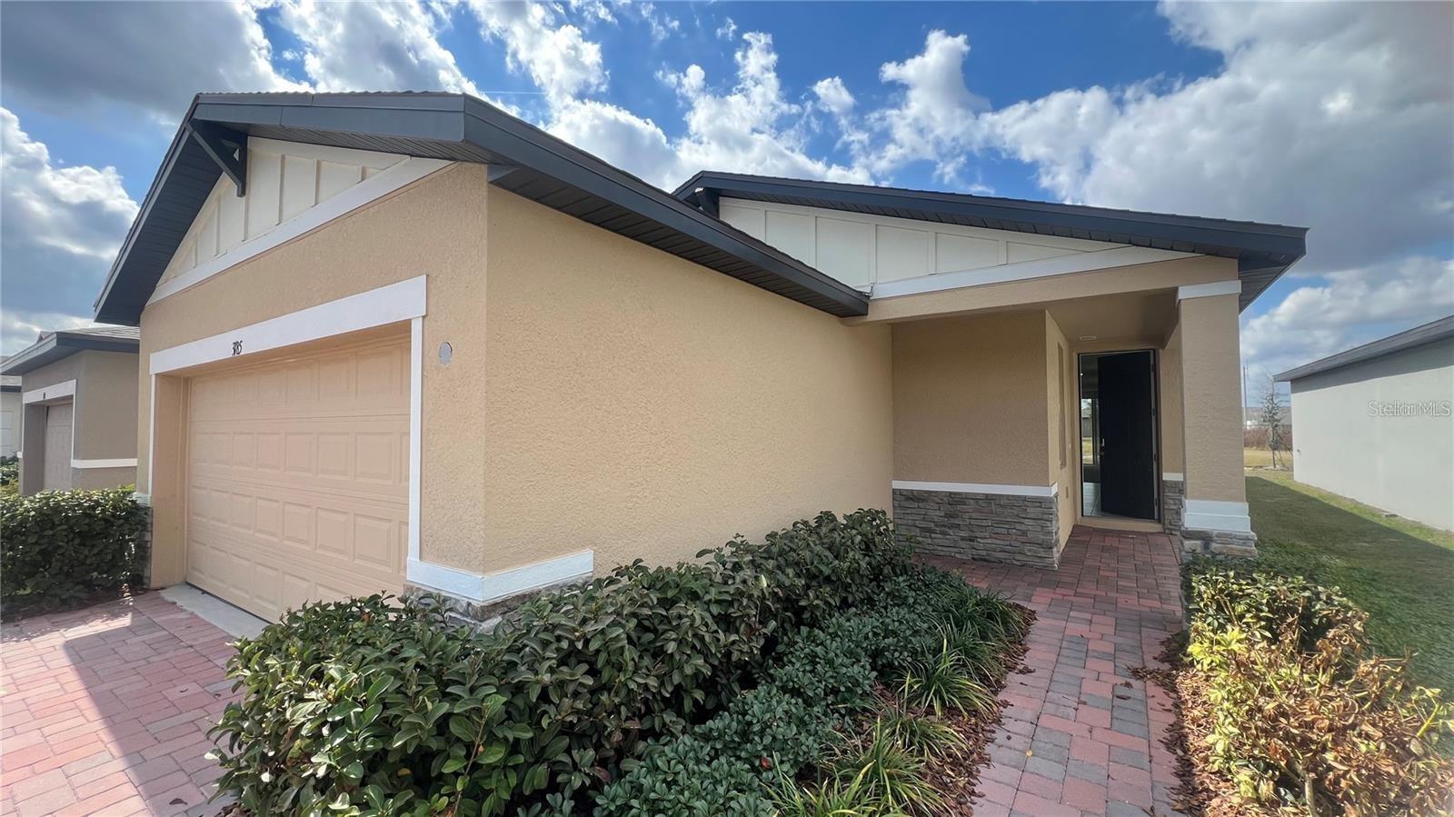 LAKE DEER ESTATES - Residential Lease