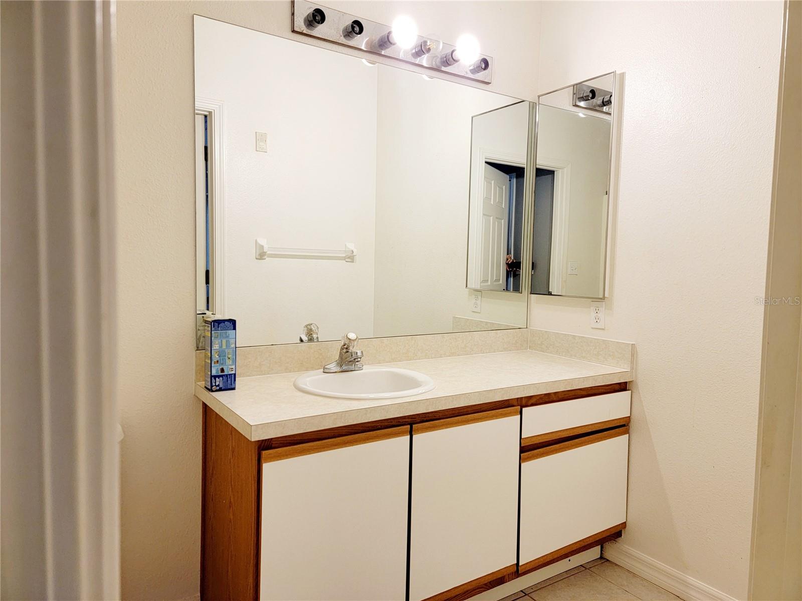 VILLAGES OF BLOOMINGDALE CONDO - Residential
