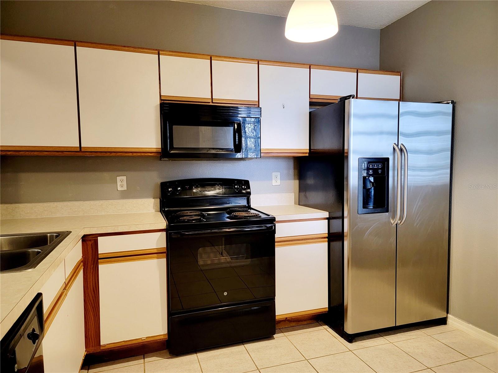 VILLAGES OF BLOOMINGDALE CONDO - Residential