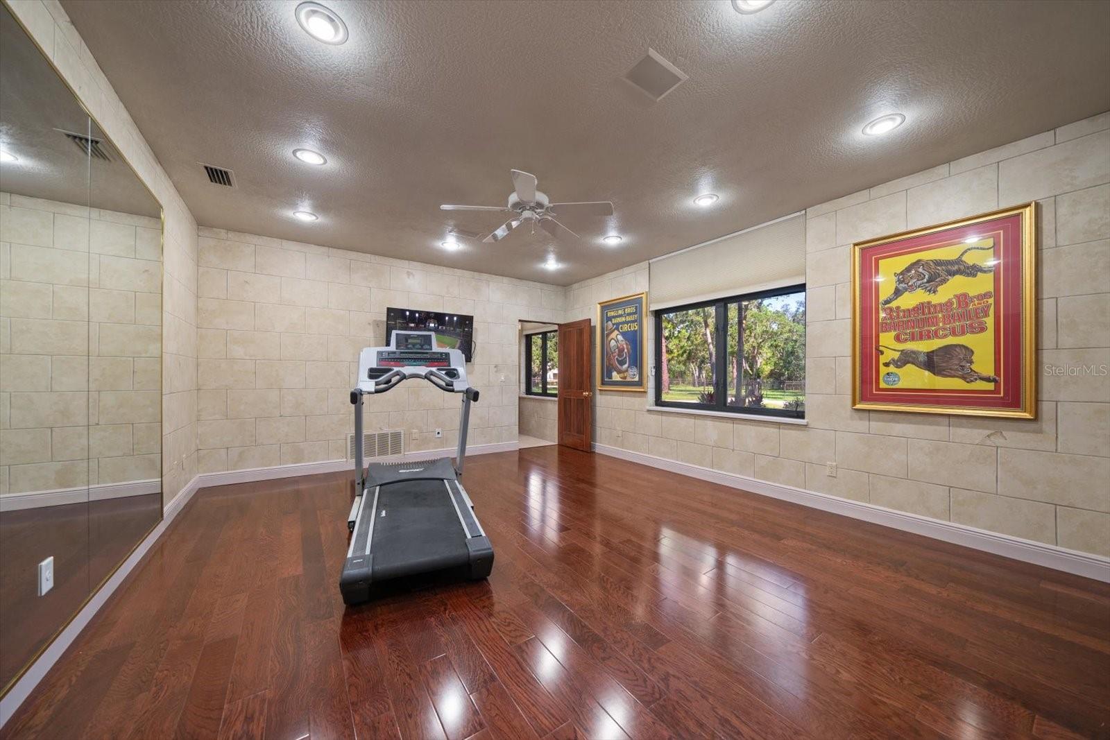 LITTLE PETE TR - Residential