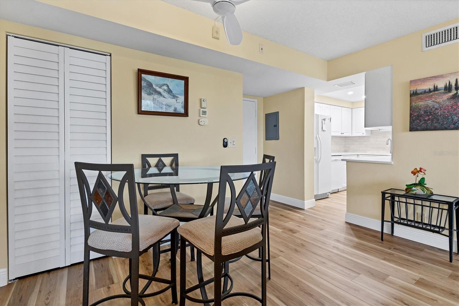HARBOR TOWERS Y & R - Residential