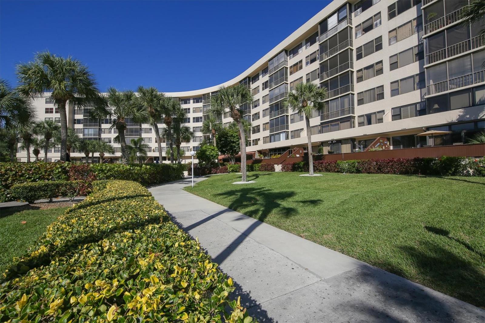 HARBOR TOWERS Y & R - Residential