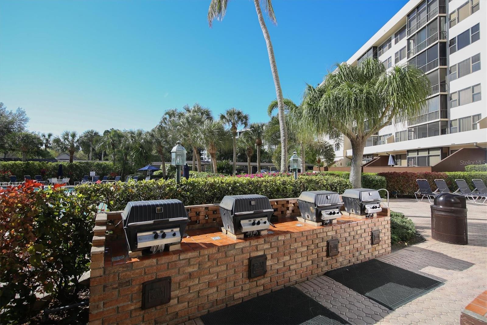 HARBOR TOWERS Y & R - Residential