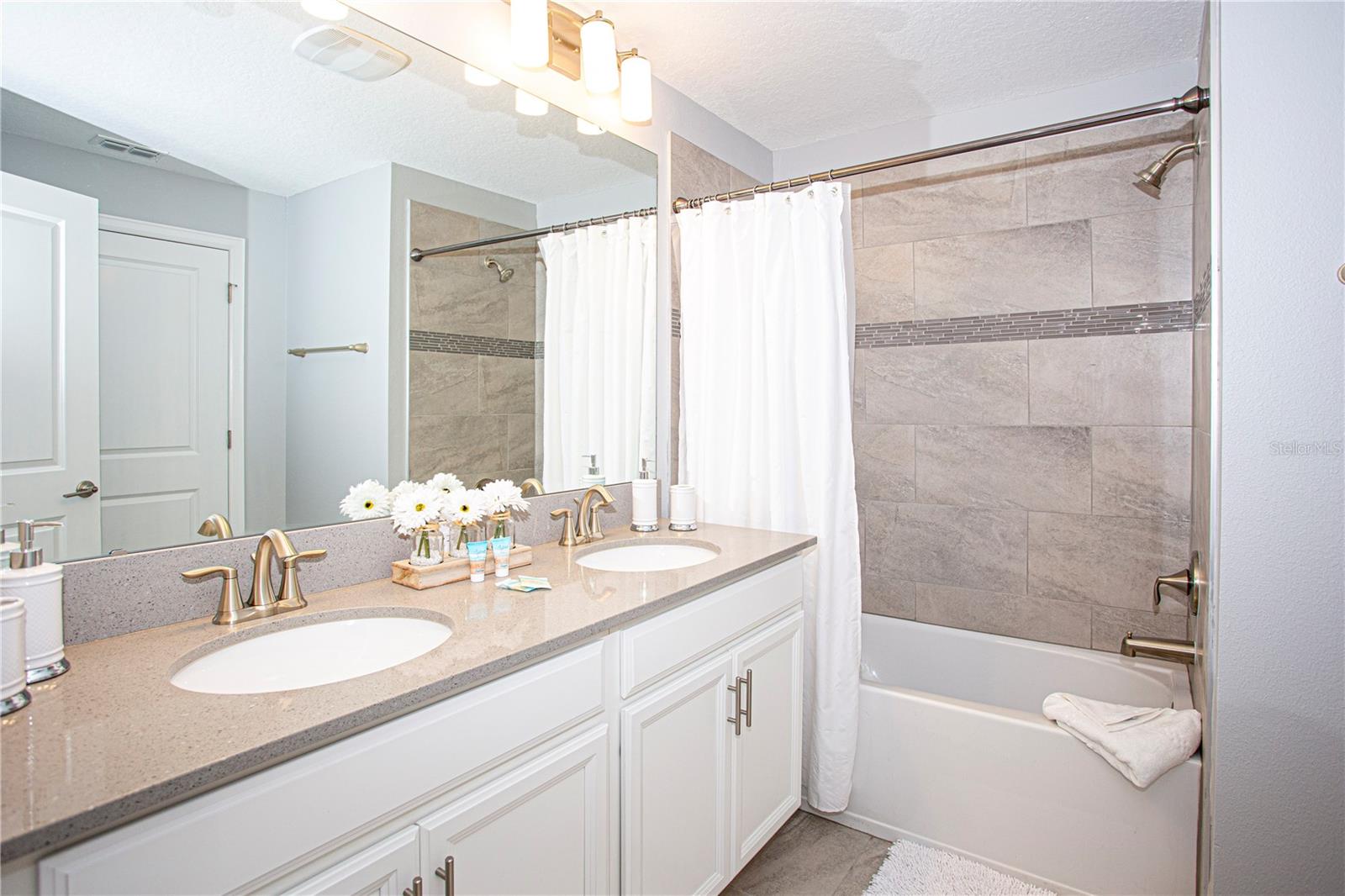 STOREY LAKE PH 3 - Residential