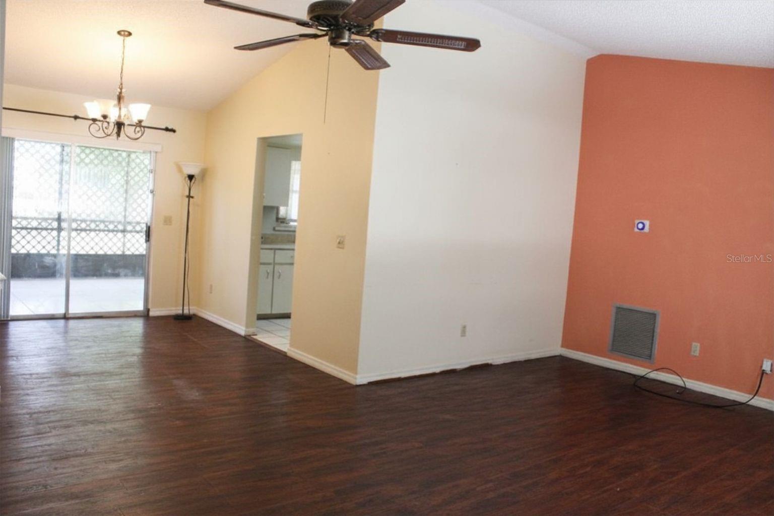 DELTONA LAKES UN 17 - Residential