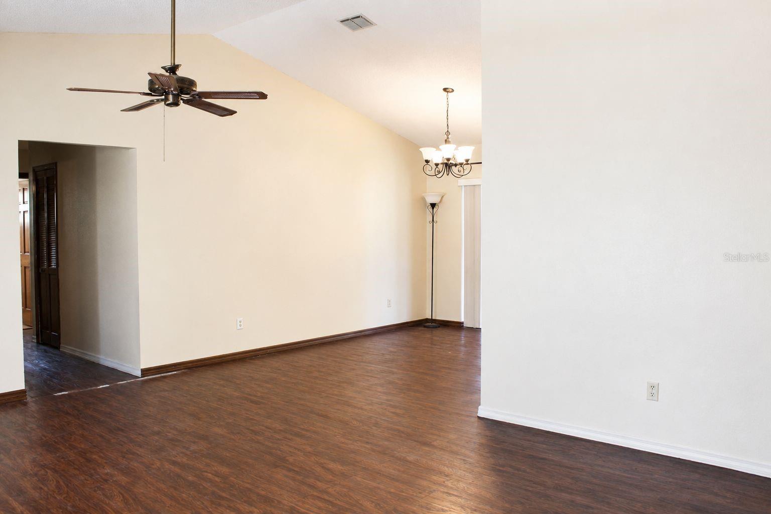 DELTONA LAKES UN 17 - Residential