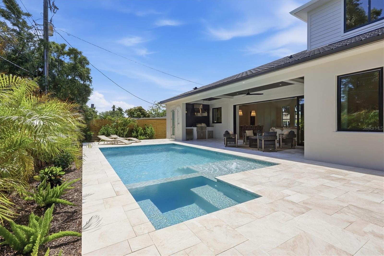 SOUTH GATE - Residential