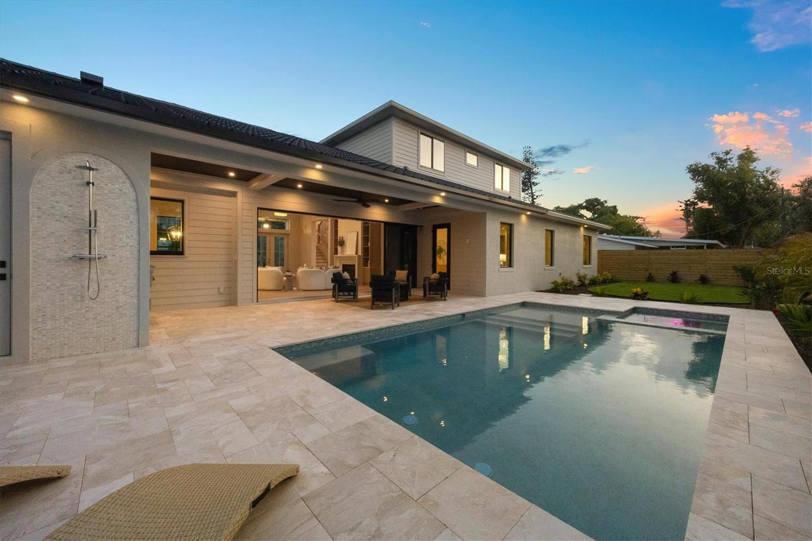 SOUTH GATE - Residential