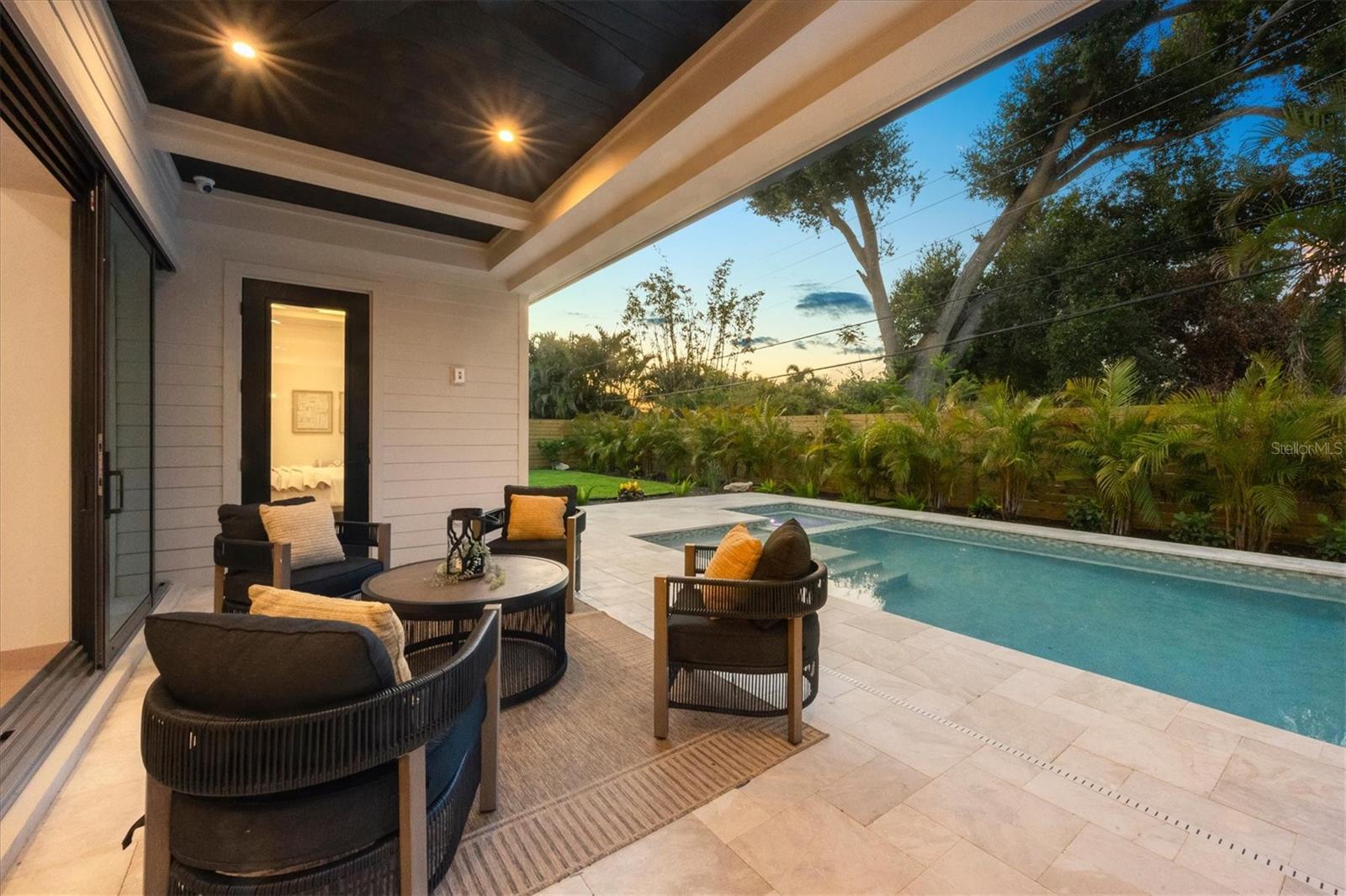 SOUTH GATE - Residential