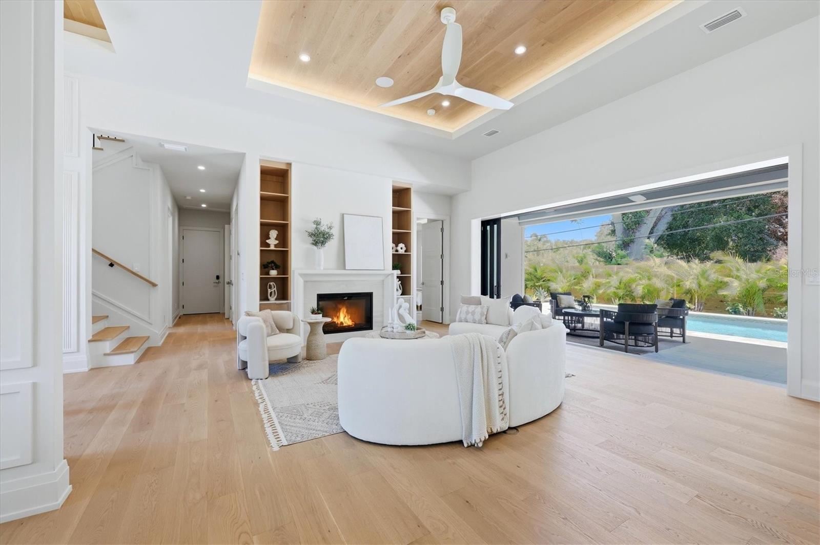 SOUTH GATE - Residential
