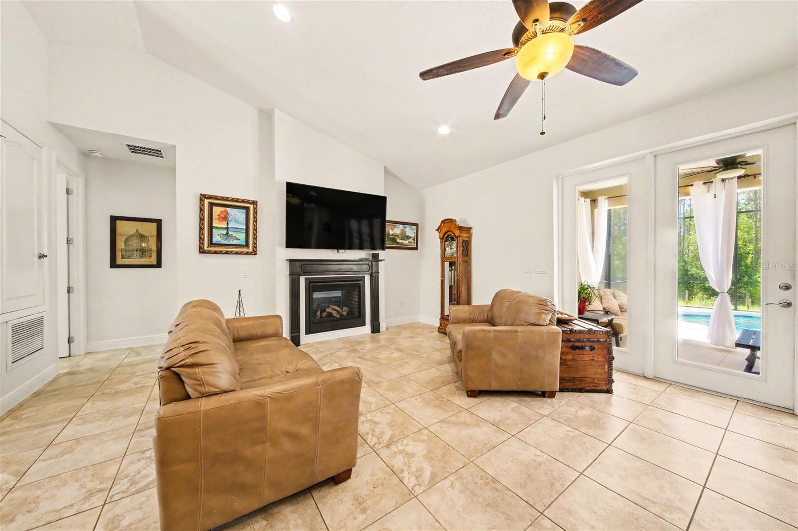 ACREAGE & UNREC - Residential