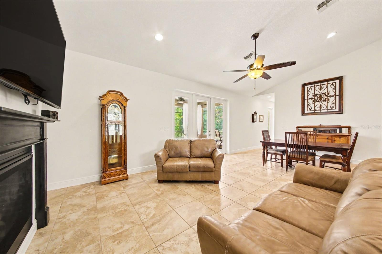 ACREAGE & UNREC - Residential