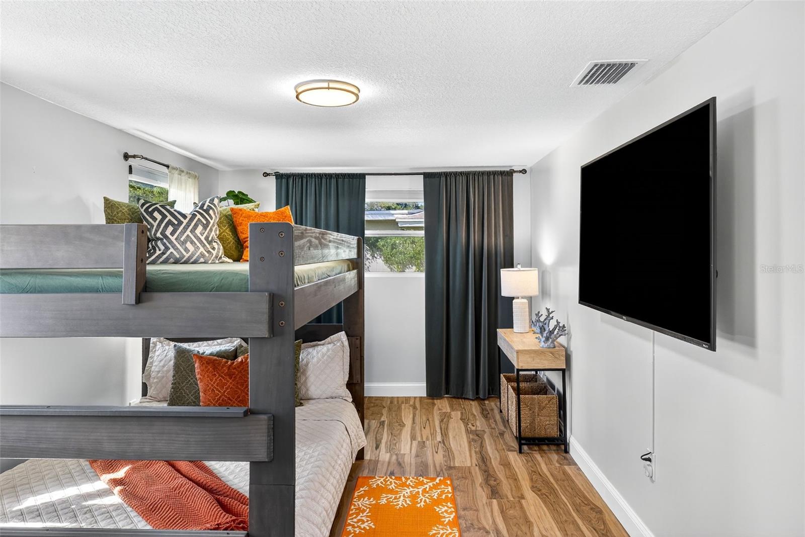 GROVE LAKE MANOR - Residential