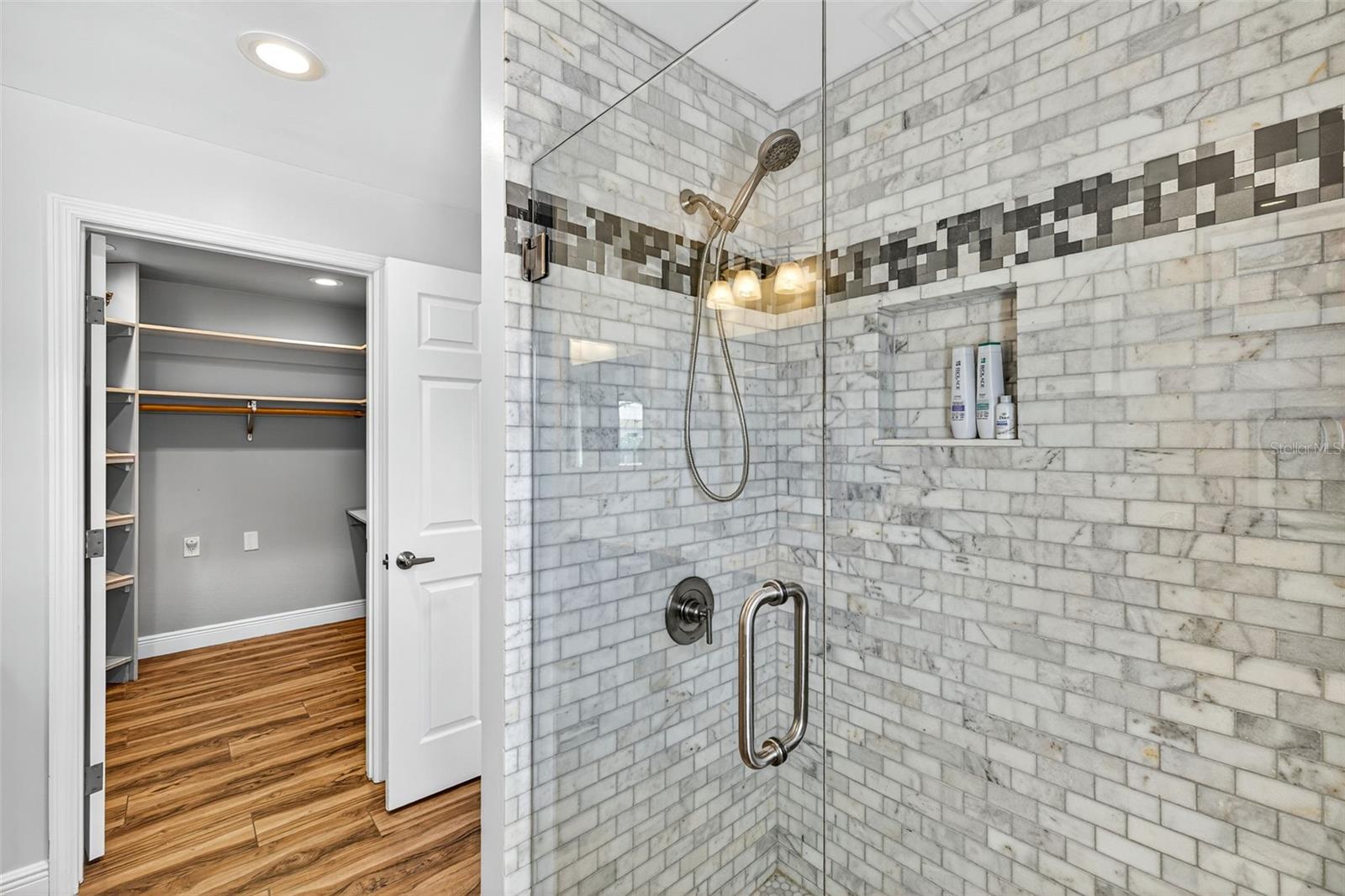 GROVE LAKE MANOR - Residential