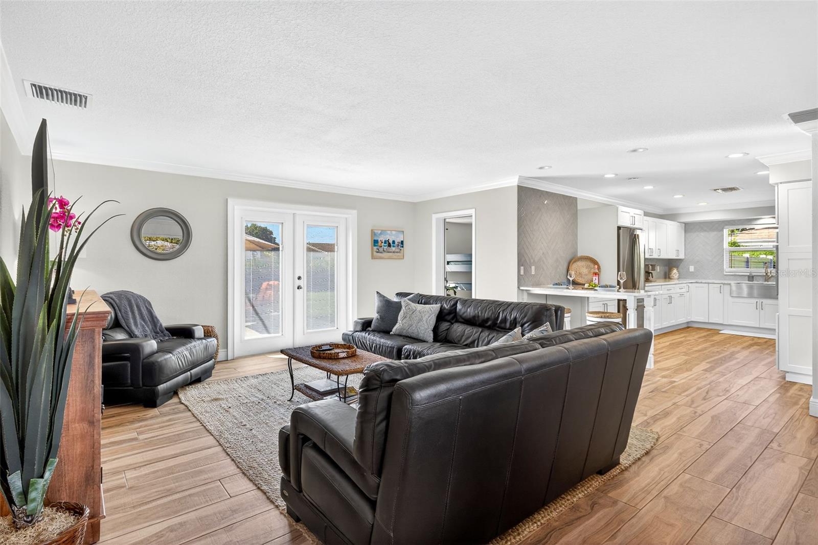 GROVE LAKE MANOR - Residential