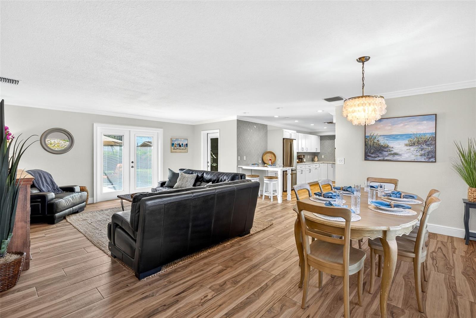 GROVE LAKE MANOR - Residential