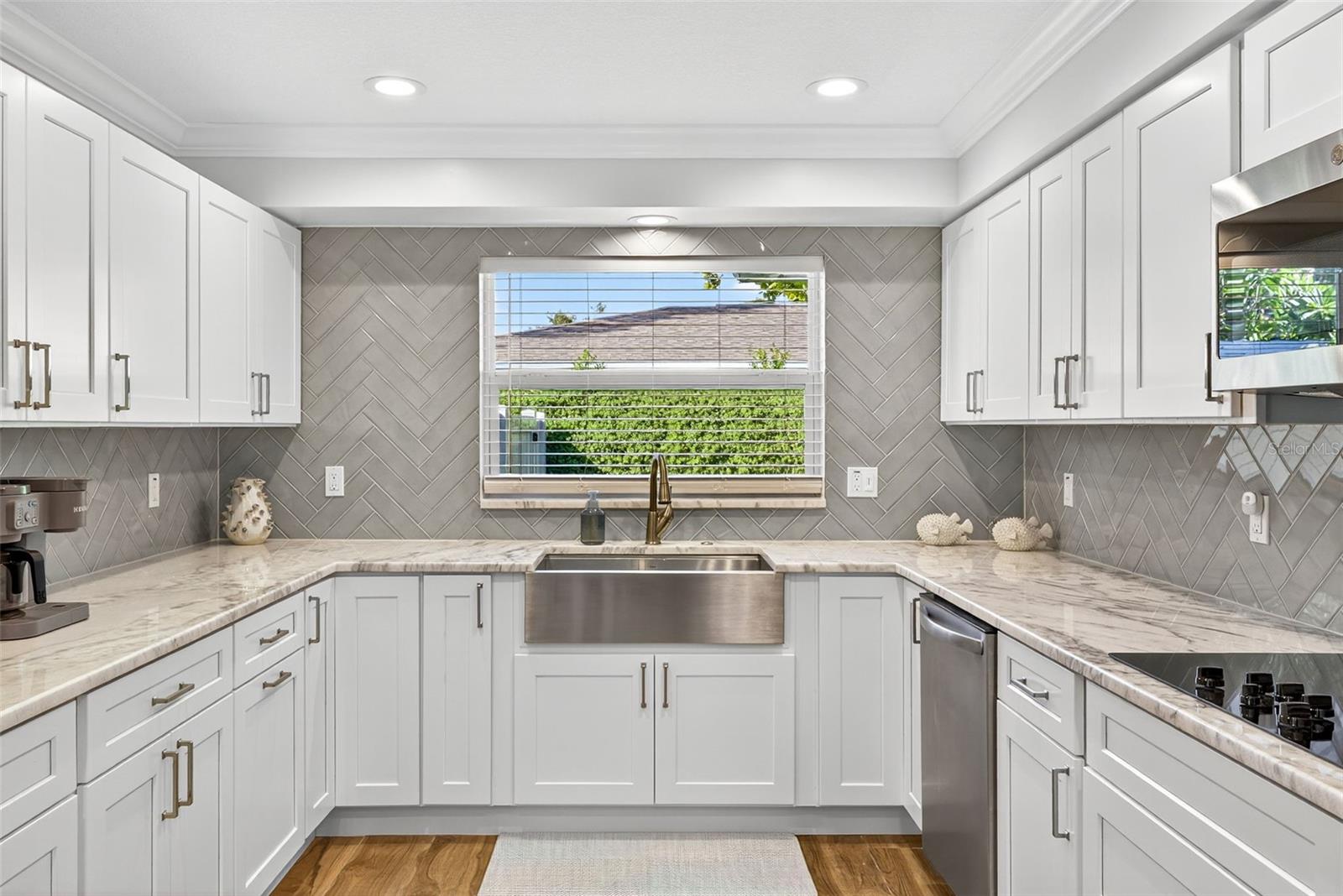 GROVE LAKE MANOR - Residential