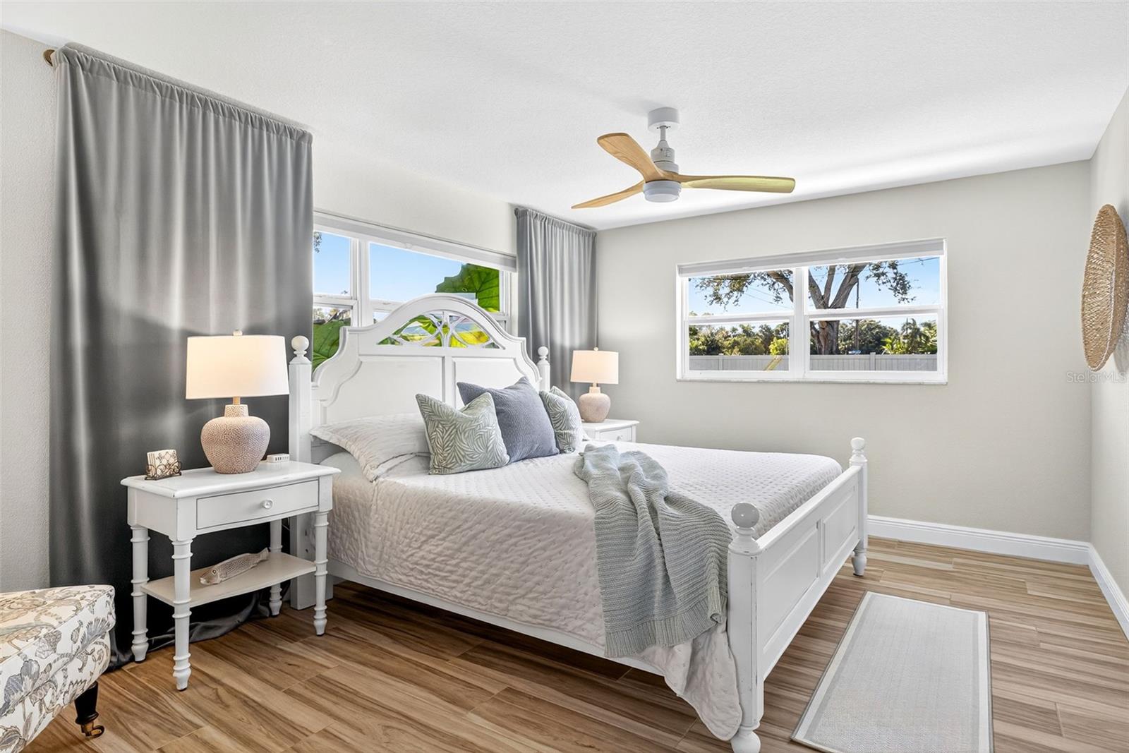 GROVE LAKE MANOR - Residential