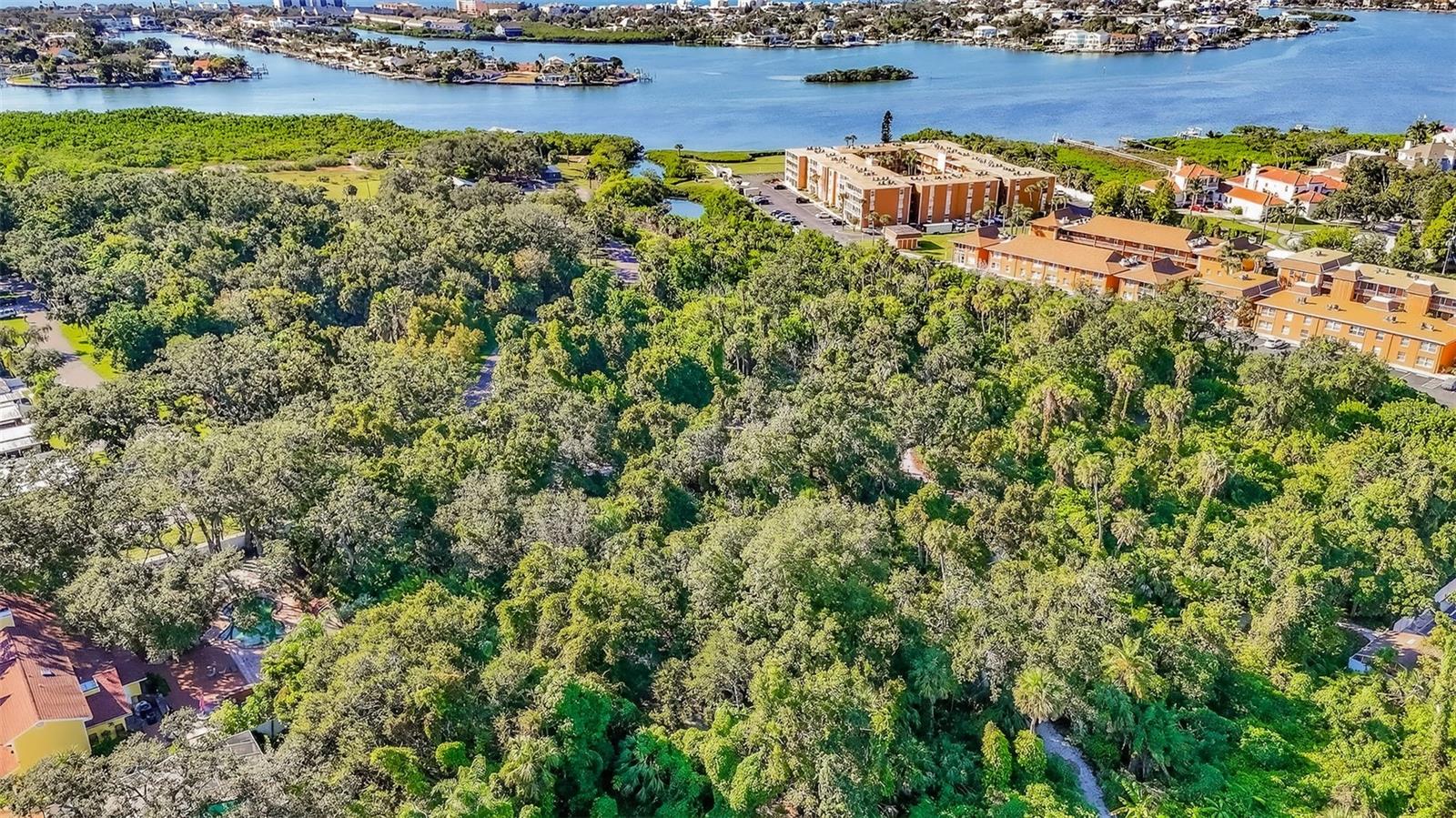 GROVE LAKE MANOR - Residential