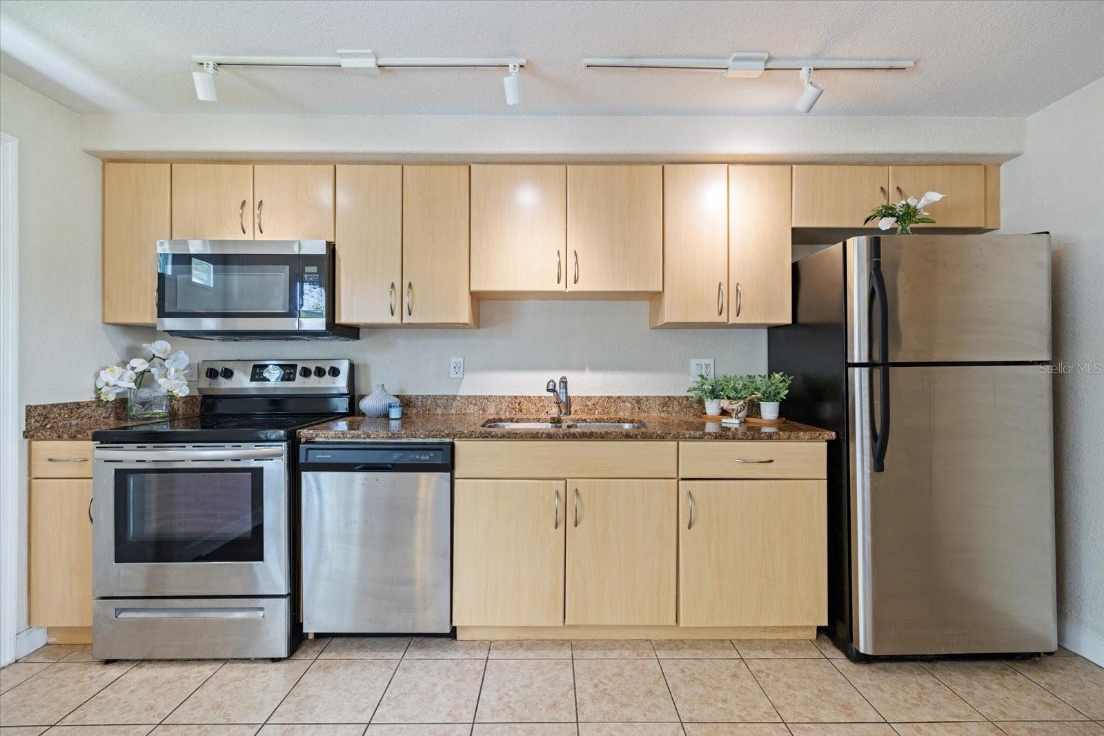 HIGHLAND PINES - Residential Lease