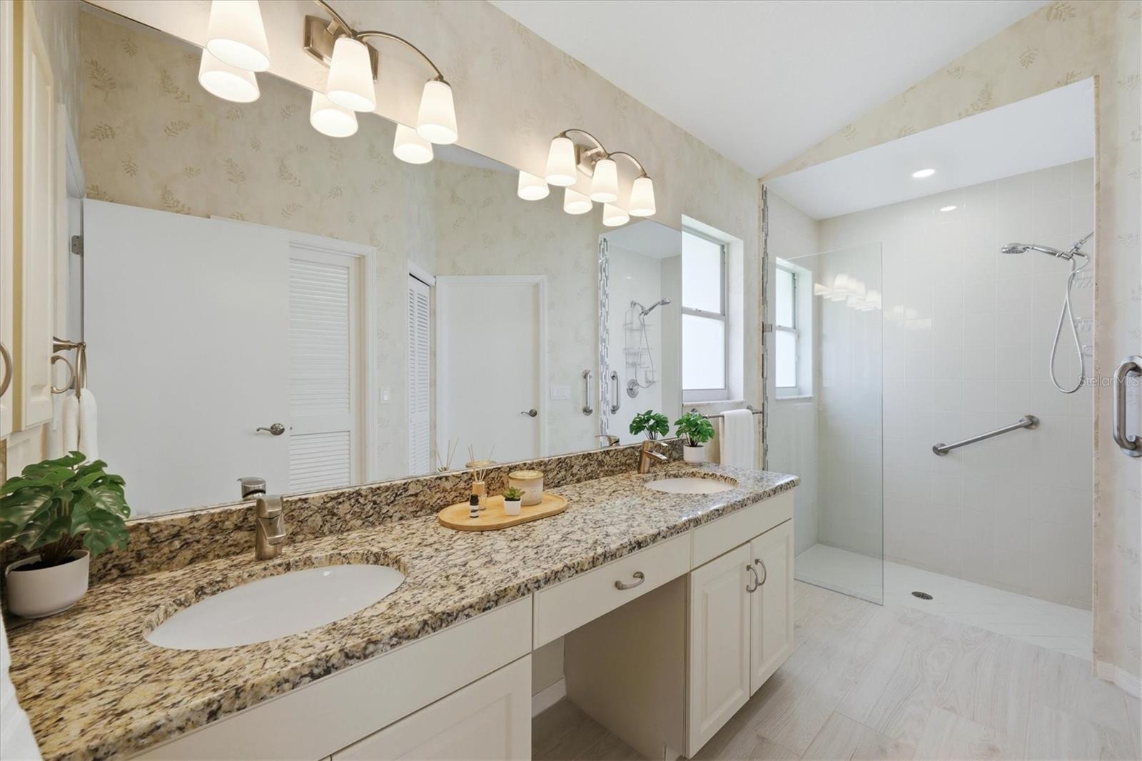 VILLAS AT DEER CREEK - Residential