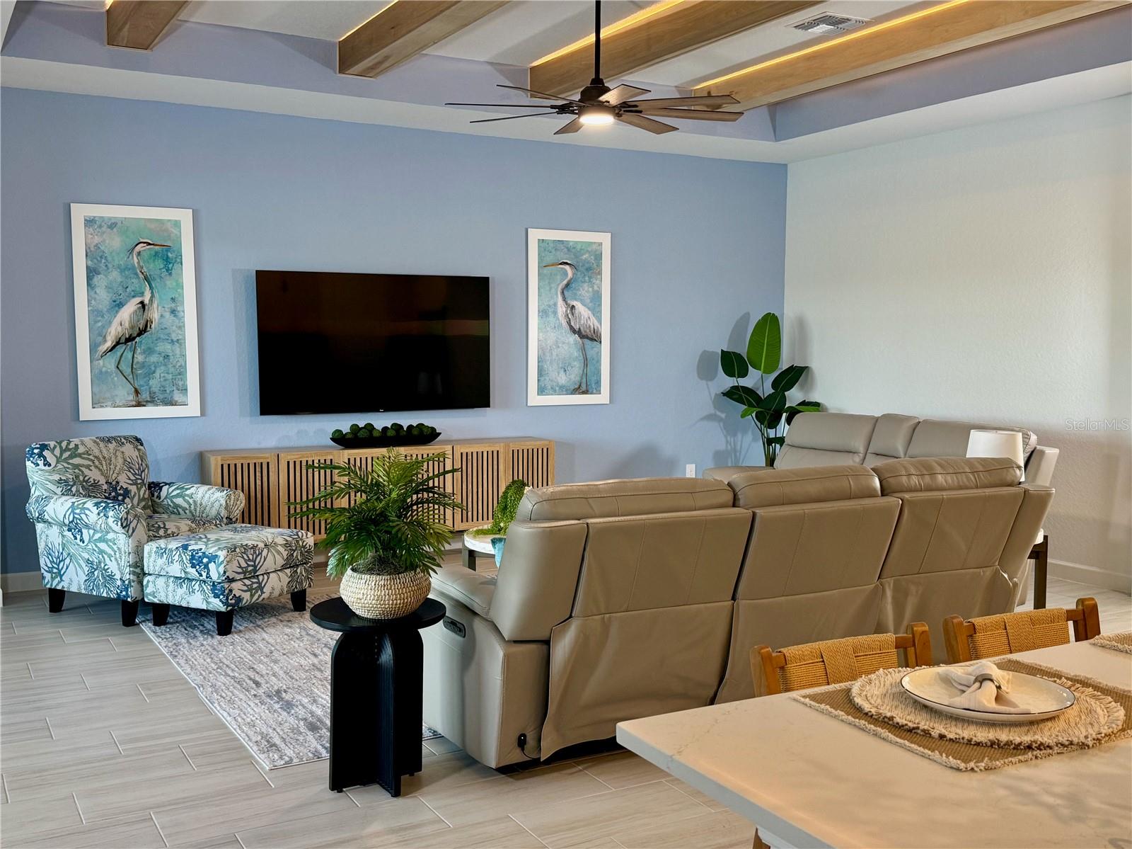 CALUSA COUNTRY CLUB - Residential Lease