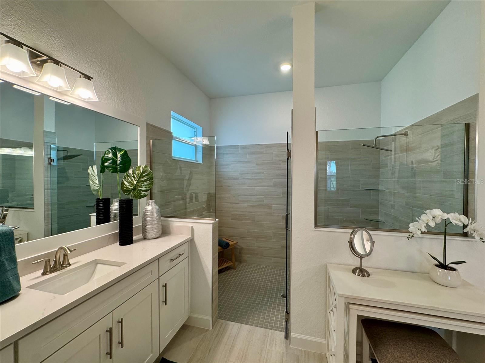 CALUSA COUNTRY CLUB - Residential Lease