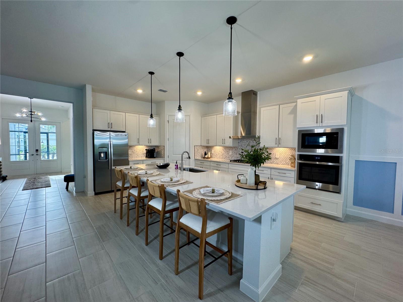 CALUSA COUNTRY CLUB - Residential Lease