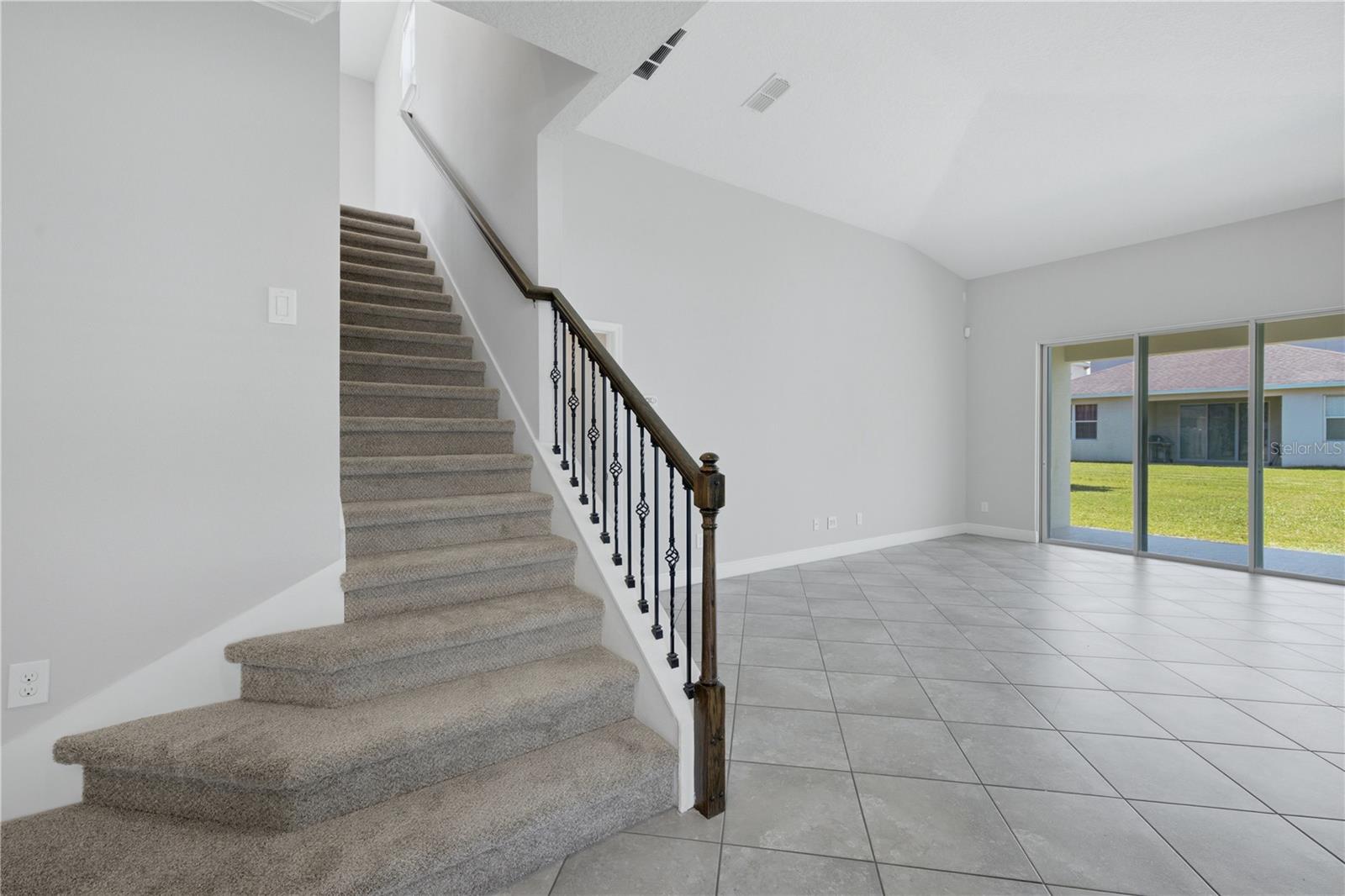POINTE/HUNTER'S CRK - Residential