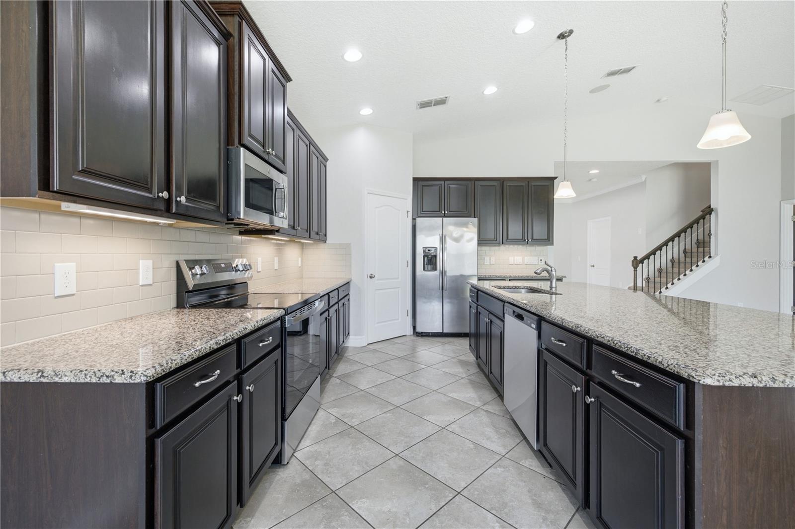 POINTE/HUNTER'S CRK - Residential