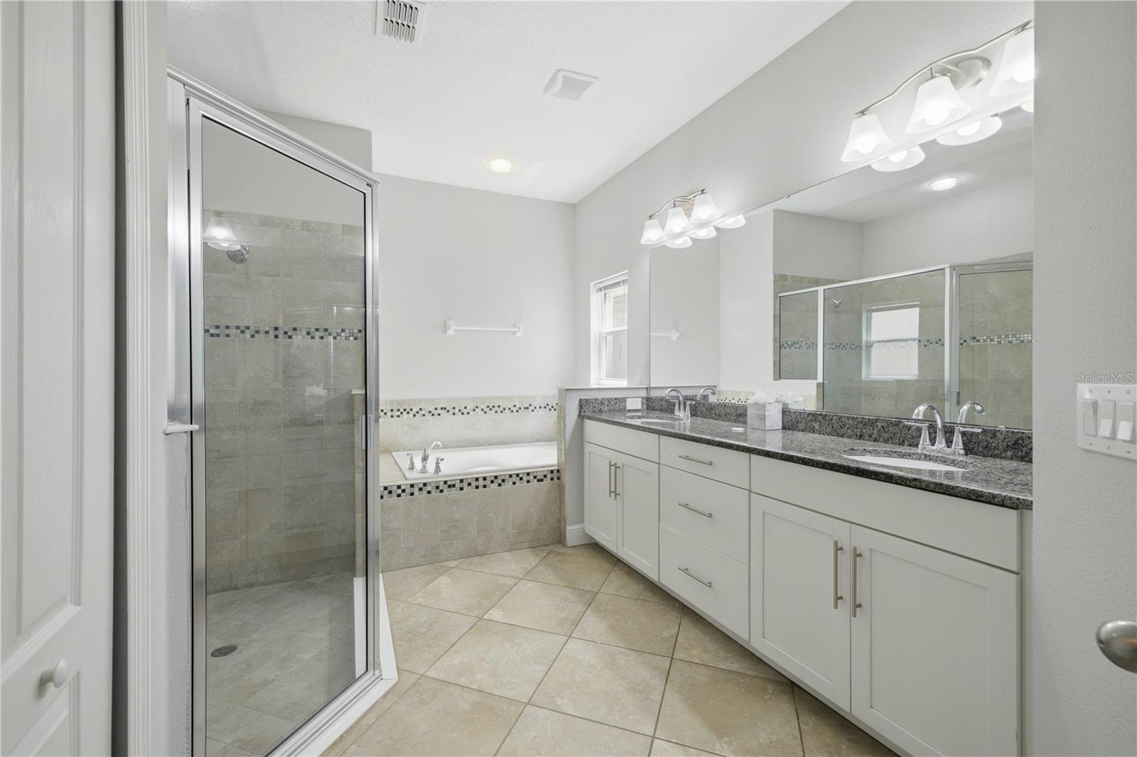 POINTE/HUNTER'S CRK - Residential