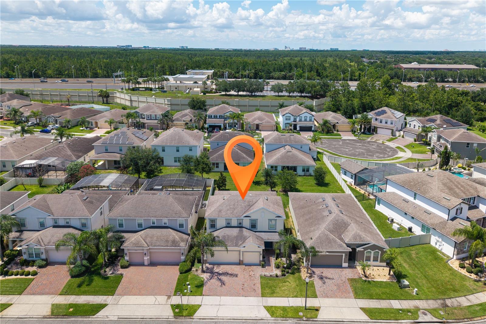 POINTE/HUNTER'S CRK - Residential