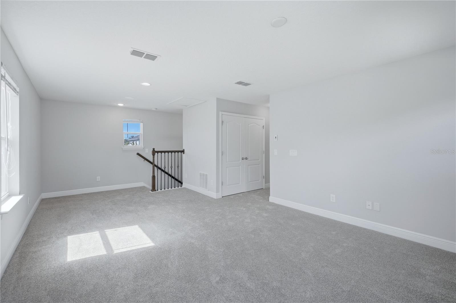 POINTE/HUNTER'S CRK - Residential
