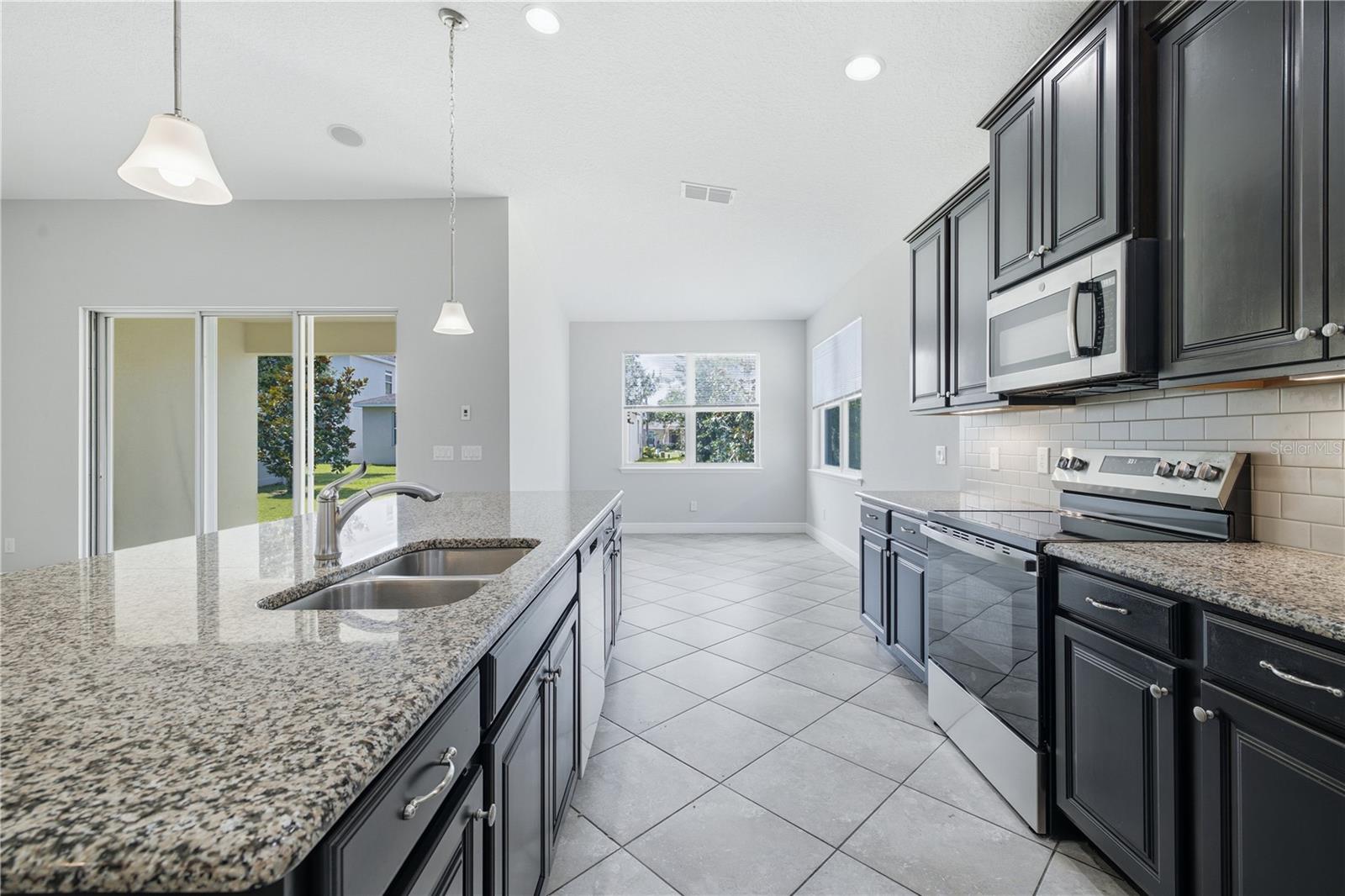 POINTE/HUNTER'S CRK - Residential