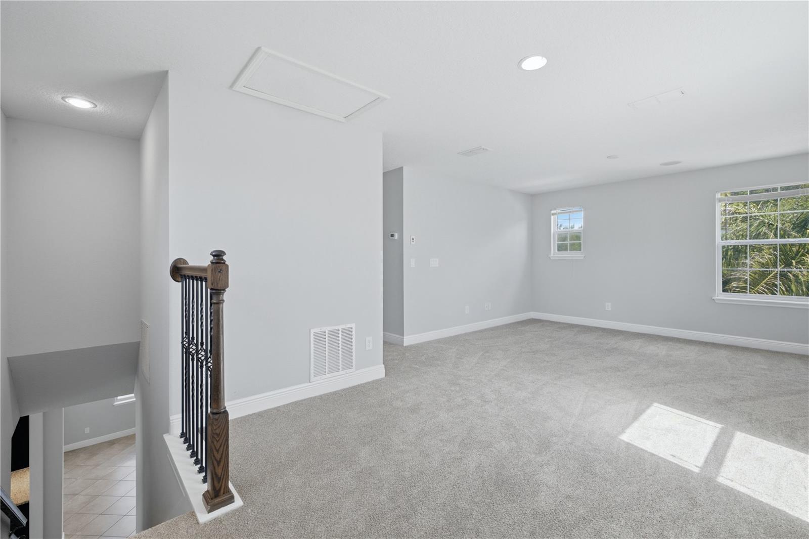 POINTE/HUNTER'S CRK - Residential