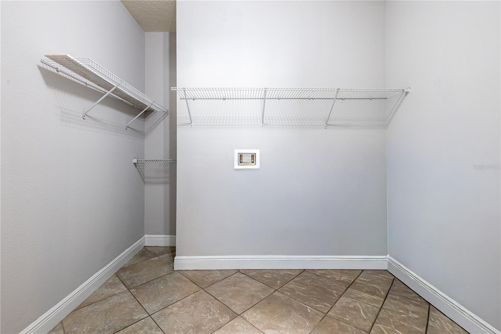 POINTE/HUNTER'S CRK - Residential
