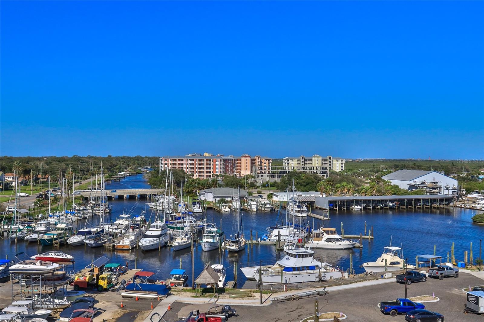 CAPTAINS QUARTERS - Residential