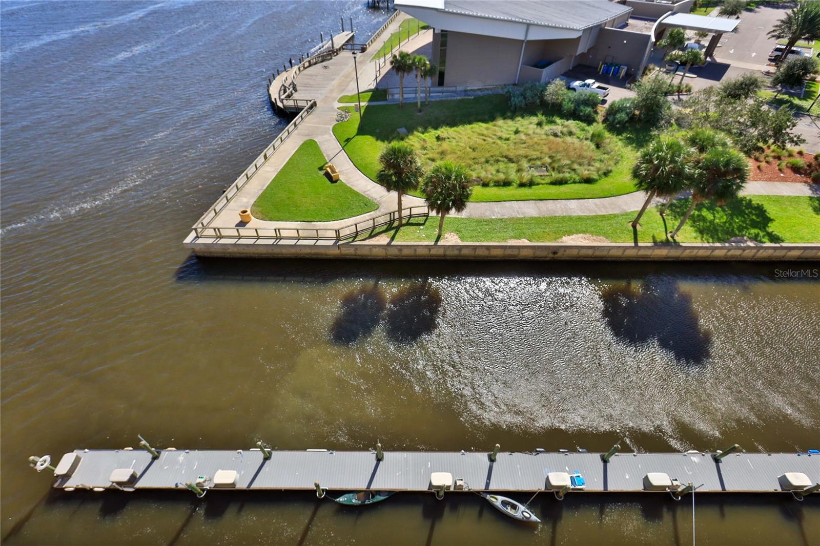 CAPTAINS QUARTERS - Residential