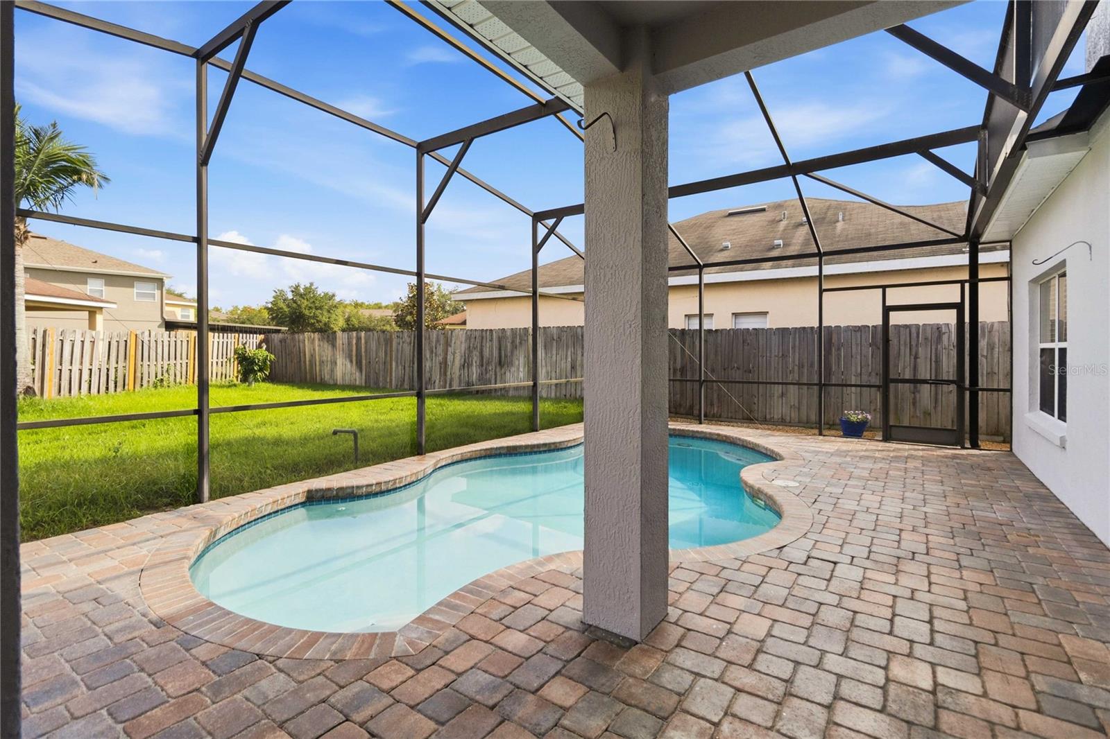 FALCON TRACE 44/119 - Residential