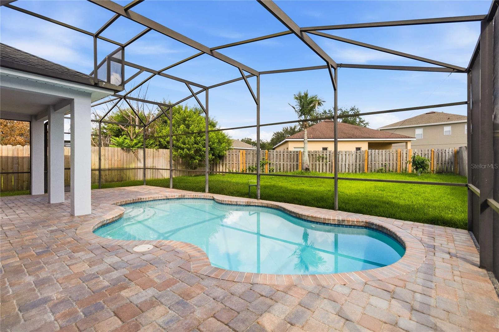 FALCON TRACE 44/119 - Residential