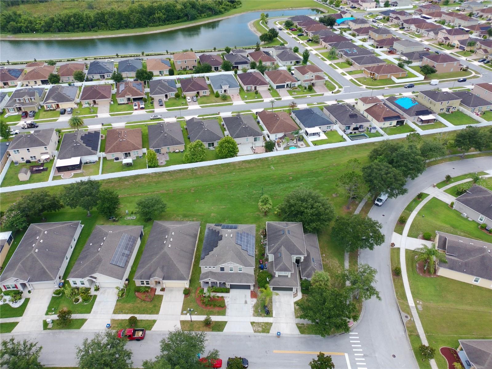 EMERALD LAKE - Residential