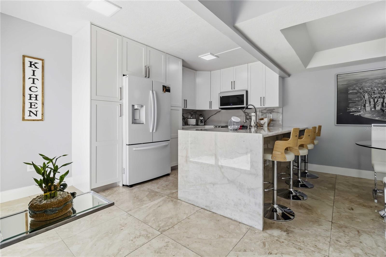 LES CHATEAUX AT INTL GARDENS CONDO - Residential