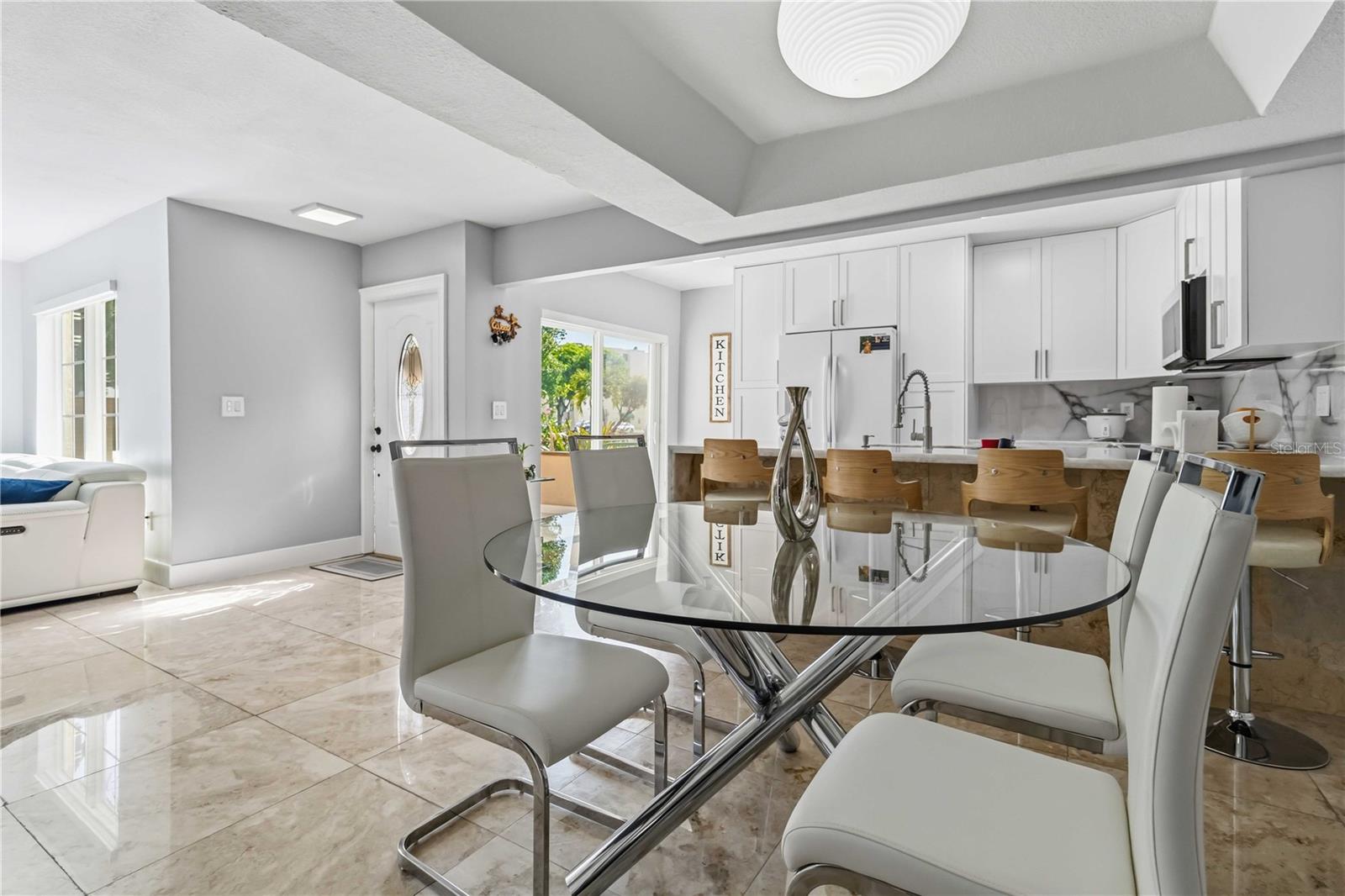 LES CHATEAUX AT INTL GARDENS CONDO - Residential