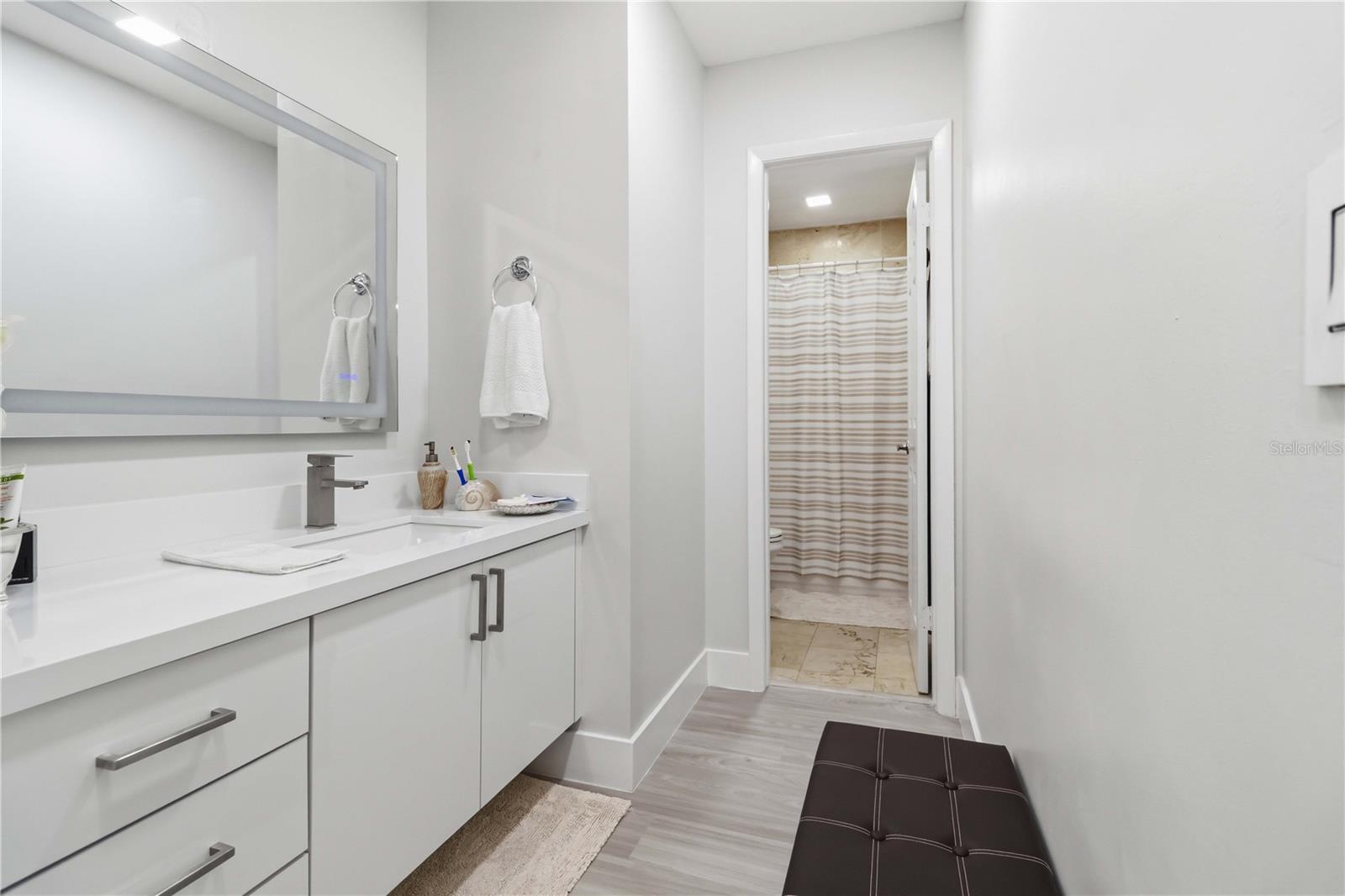LES CHATEAUX AT INTL GARDENS CONDO - Residential