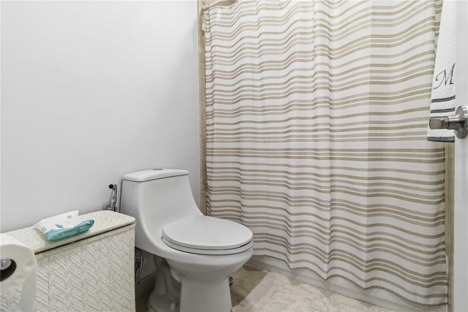 LES CHATEAUX AT INTL GARDENS CONDO - Residential