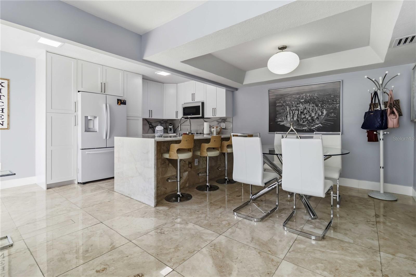 LES CHATEAUX AT INTL GARDENS CONDO - Residential